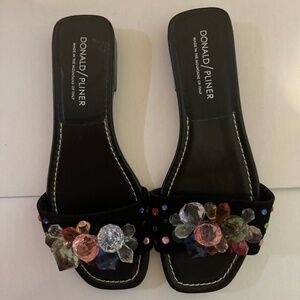 New Donald/Pliner Black Suede Sandal with multicolored gem accents Size 6